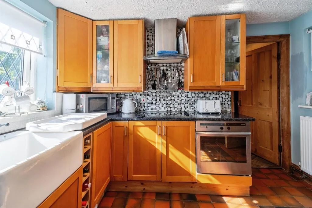 3 bed End of Terrace