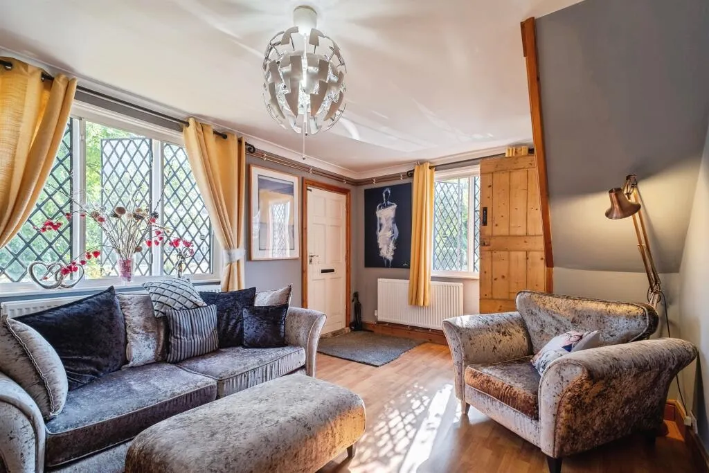 3 bed End of Terrace