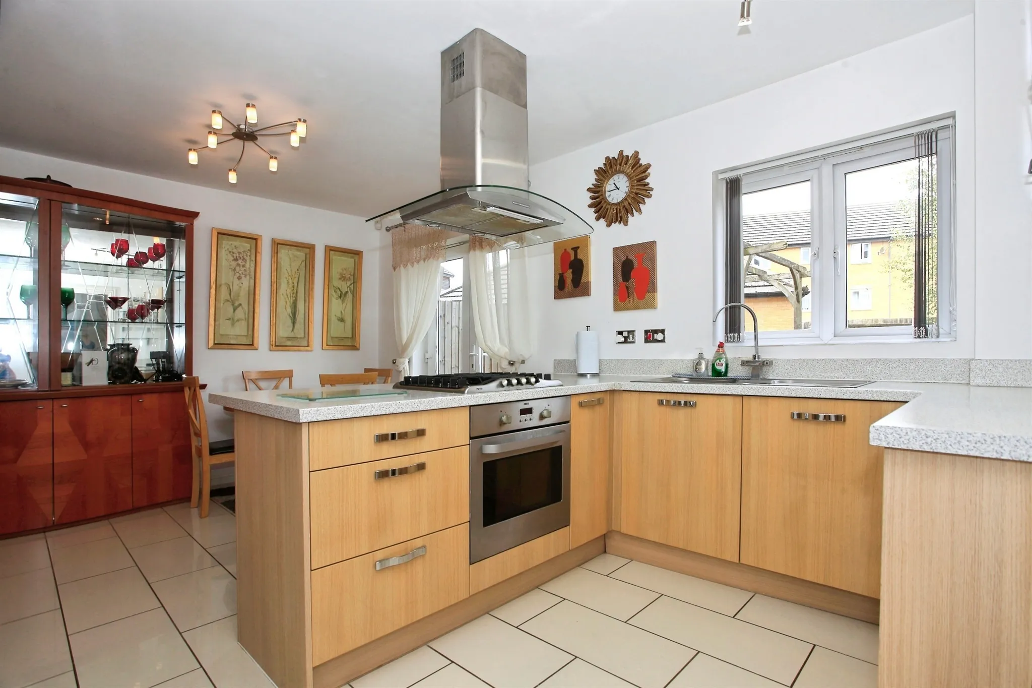 4 bed Semi-Detached