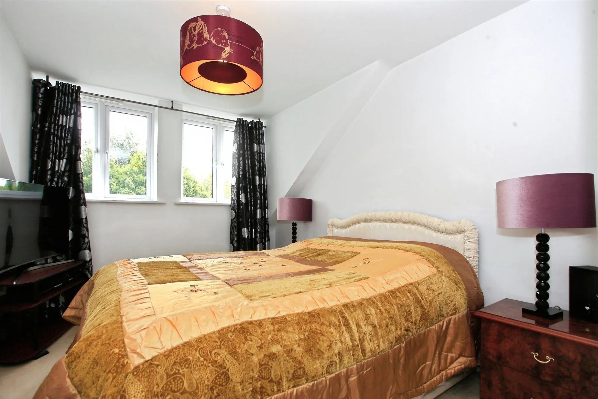 4 bed Semi-Detached