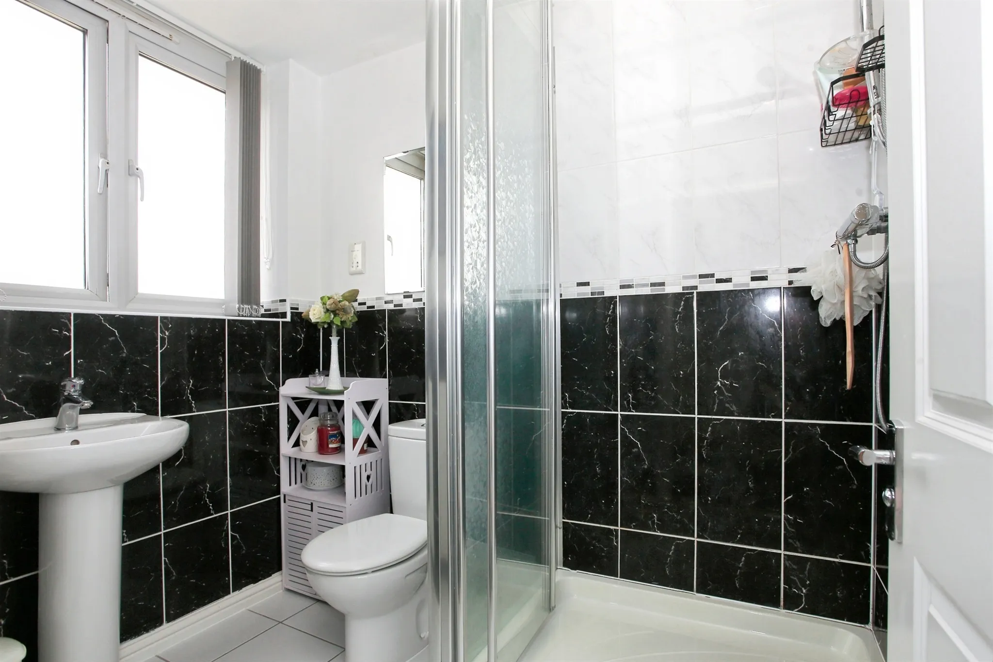 4 bed Semi-Detached