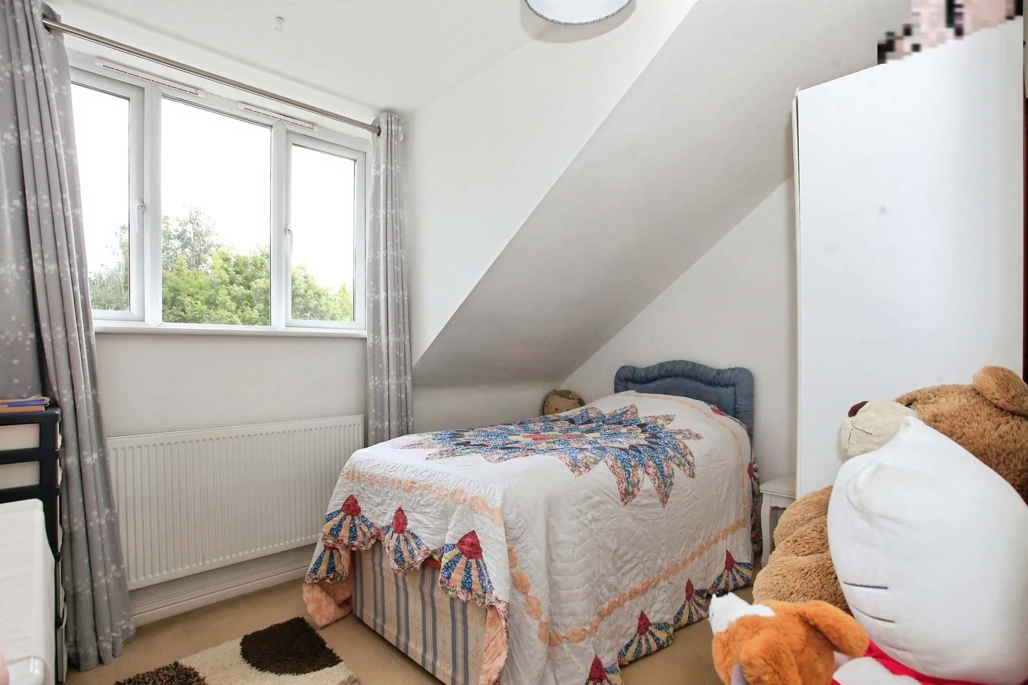 4 bed Semi-Detached