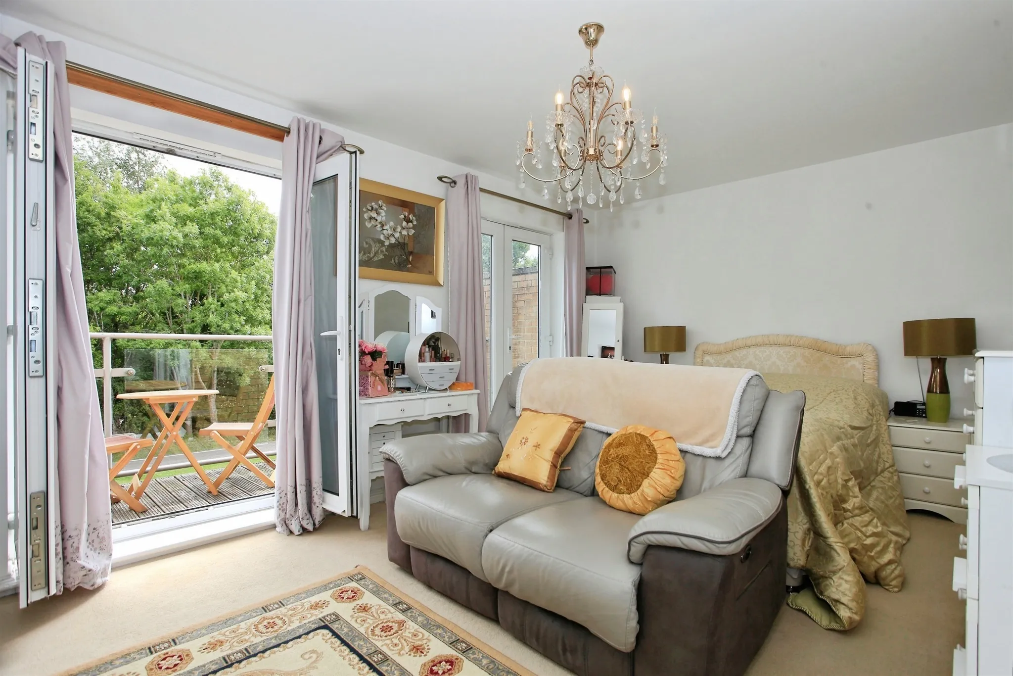 4 bed Semi-Detached