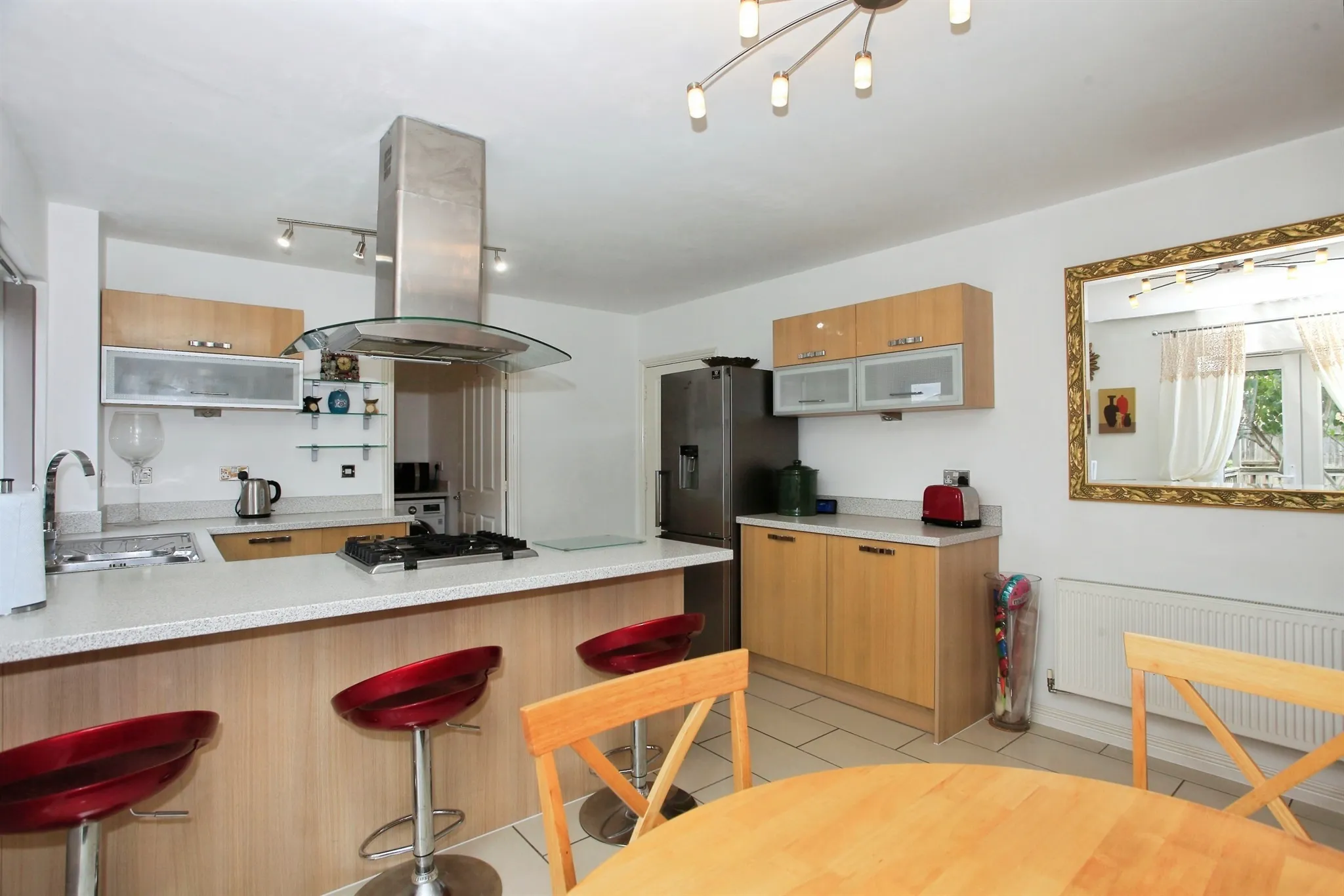 4 bed Semi-Detached