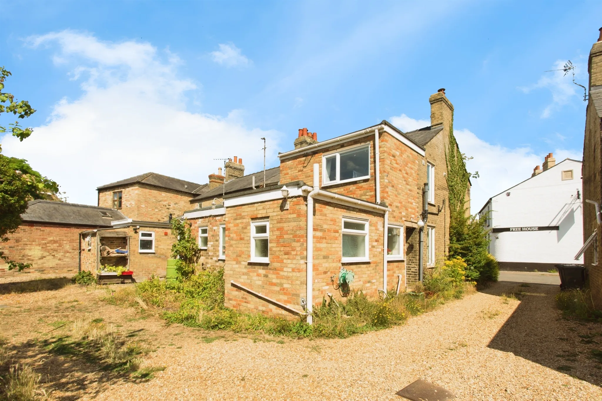 2 bed Terraced