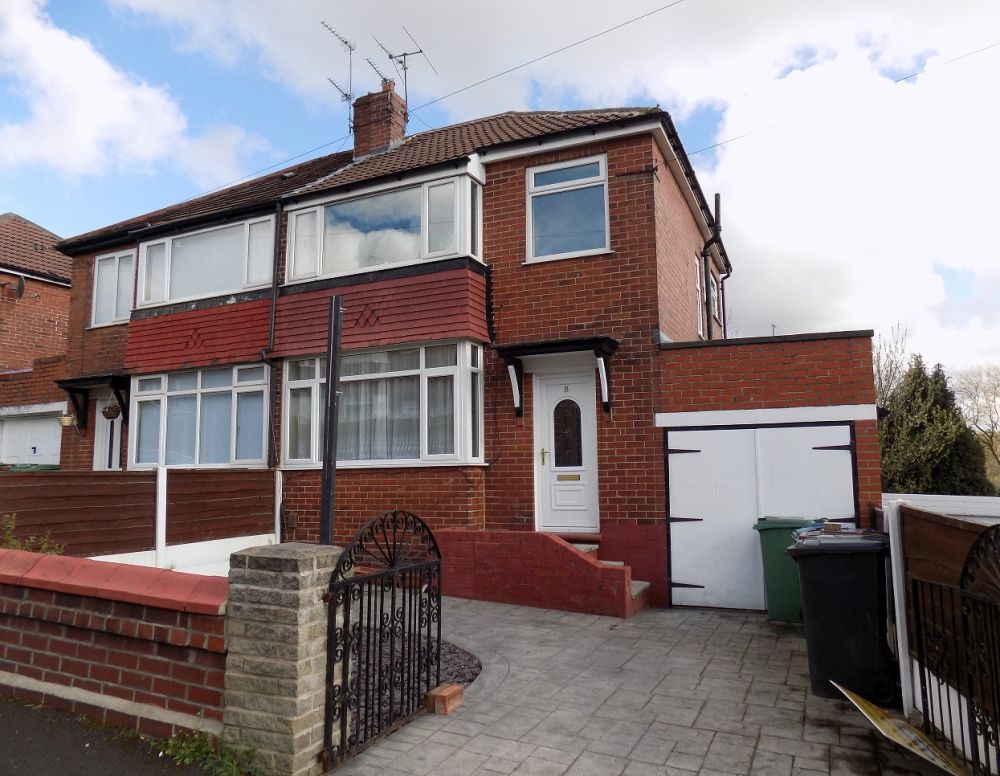 8 School Grove Prestwich M25 9RJ
