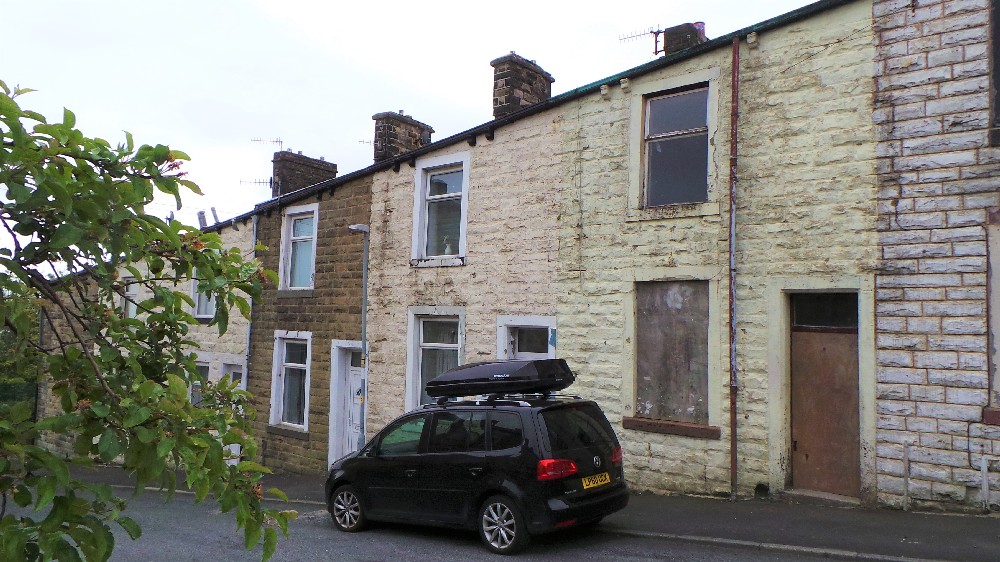 17 Baker Street Burnley, Lancashire BB11 4QB