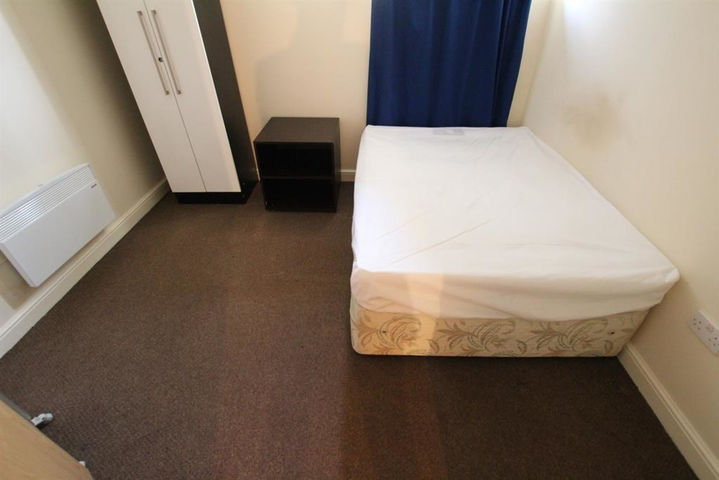 11, Georges House, Upper Millergate, Bradford, BD1 1SX