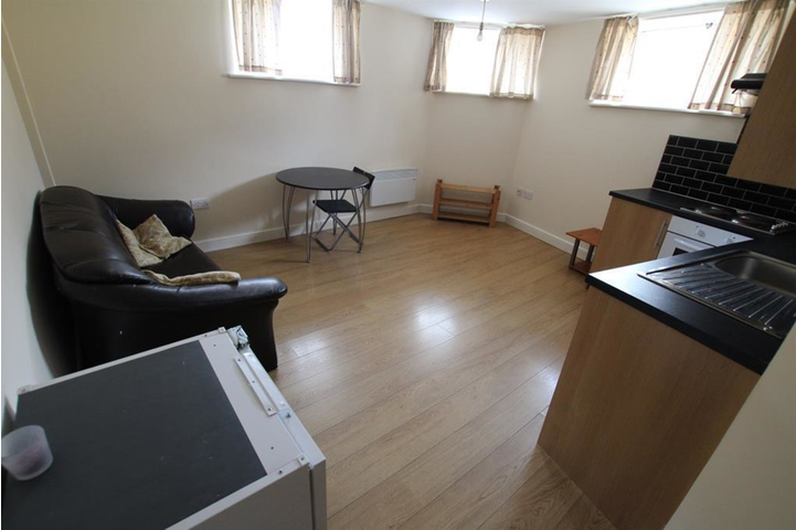 11, Georges House, Upper Millergate, Bradford, BD1 1SX