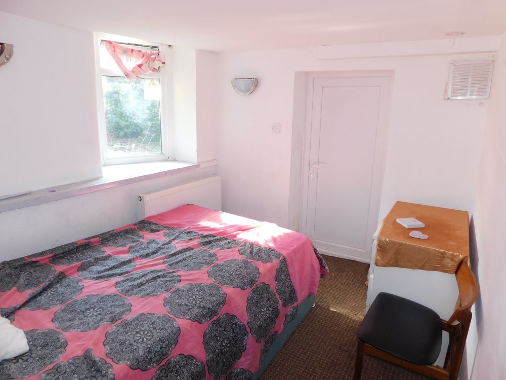 165 Smiddles Lane Bradford BD5 9NX