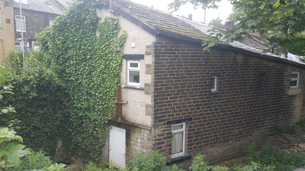 165 Smiddles Lane Bradford BD5 9NX