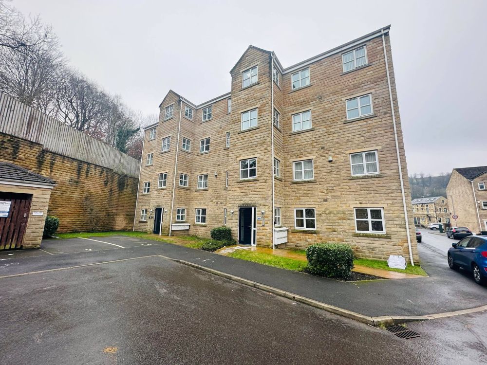 24 Mill Stream Drive Luddendenfoot Halifax HX2 6DE
