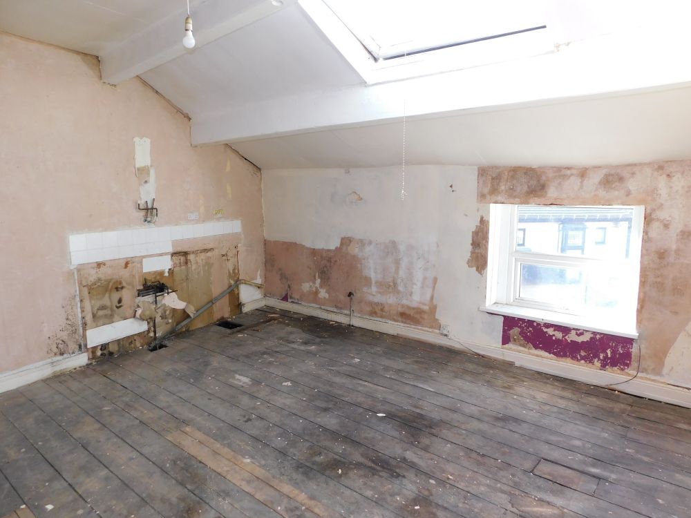 2A Apsley Crescent Bradford BD8 7EY