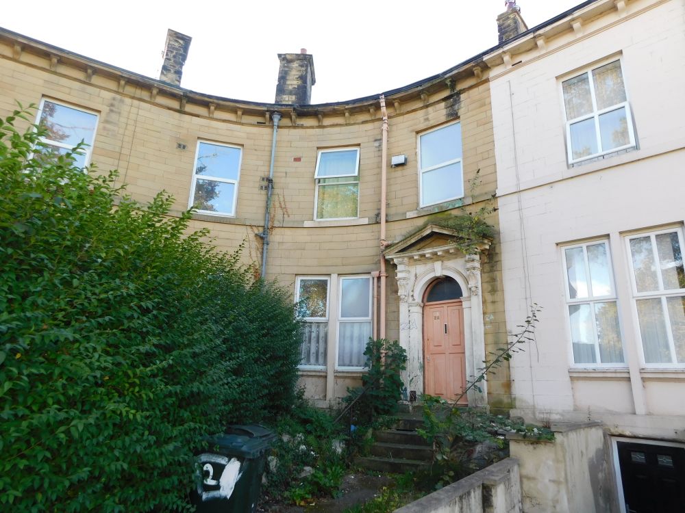 2A Apsley Crescent Bradford BD8 7EY