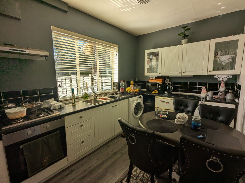 34, Laverton Road Bradford, BD4 7RD