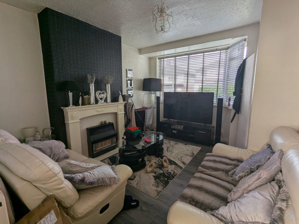 34, Laverton Road Bradford, BD4 7RD