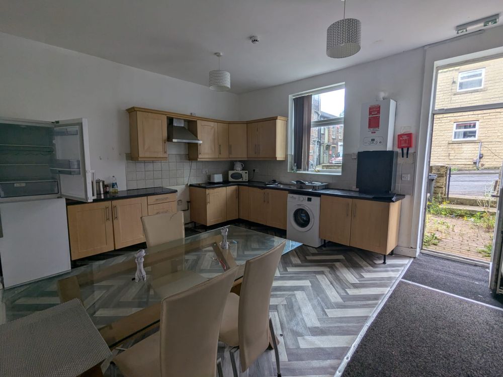 19 Lord Street Halifax,  HX1 5AE