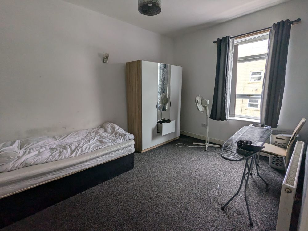 19 Lord Street Halifax,  HX1 5AE