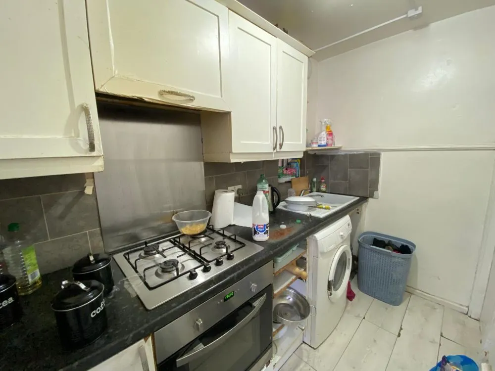 39, Halstead Place Bradford, BD7 3LY