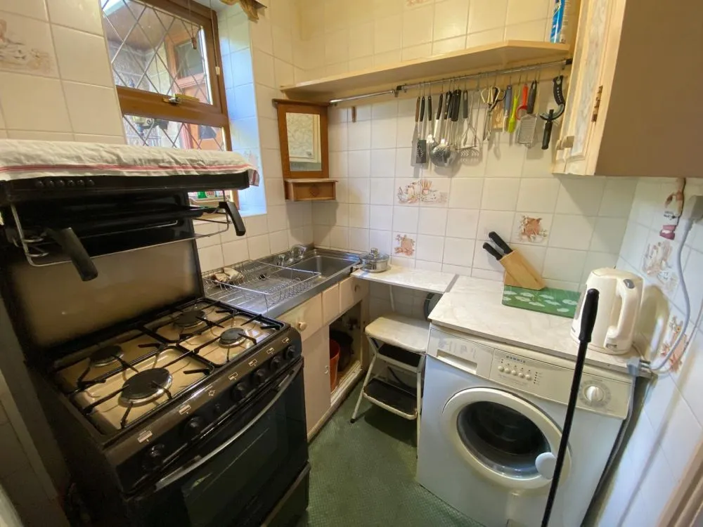 57, Highfield Avenue Brighouse, HD6 4EB