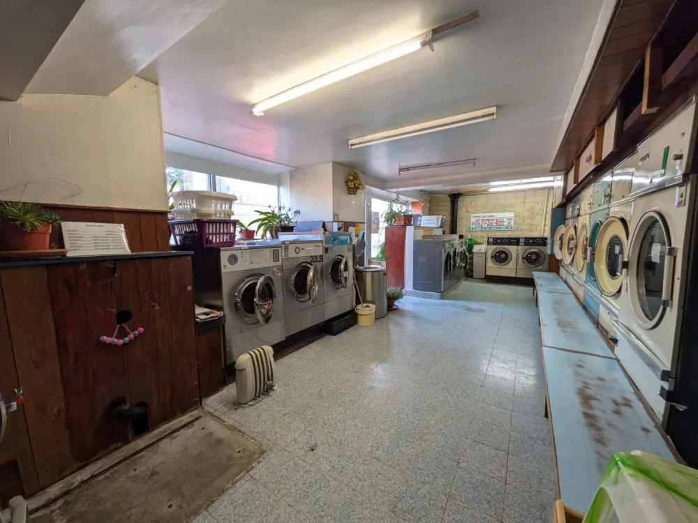 852-856 Little Horton Lane Bradford, BD5 9DG