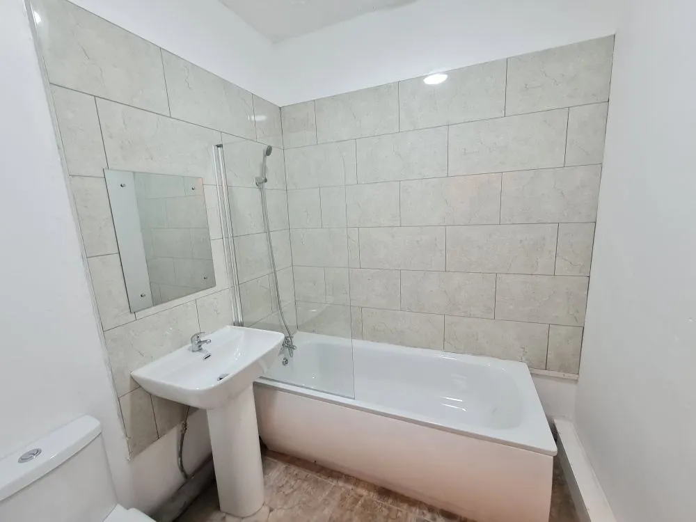 9 Holme Lane Bradford, BD4 0QA