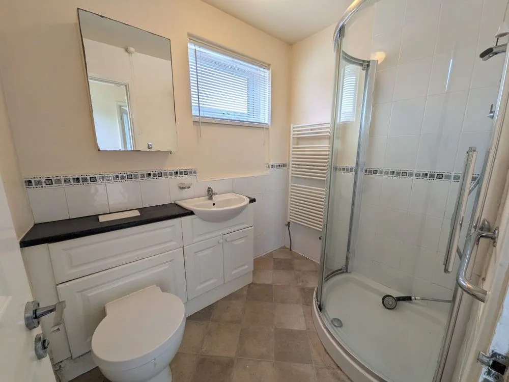 46 Wellington Road Bradford, BD15 OLX