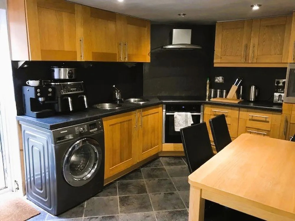 2a Market Street Bradford, BD13 3HG