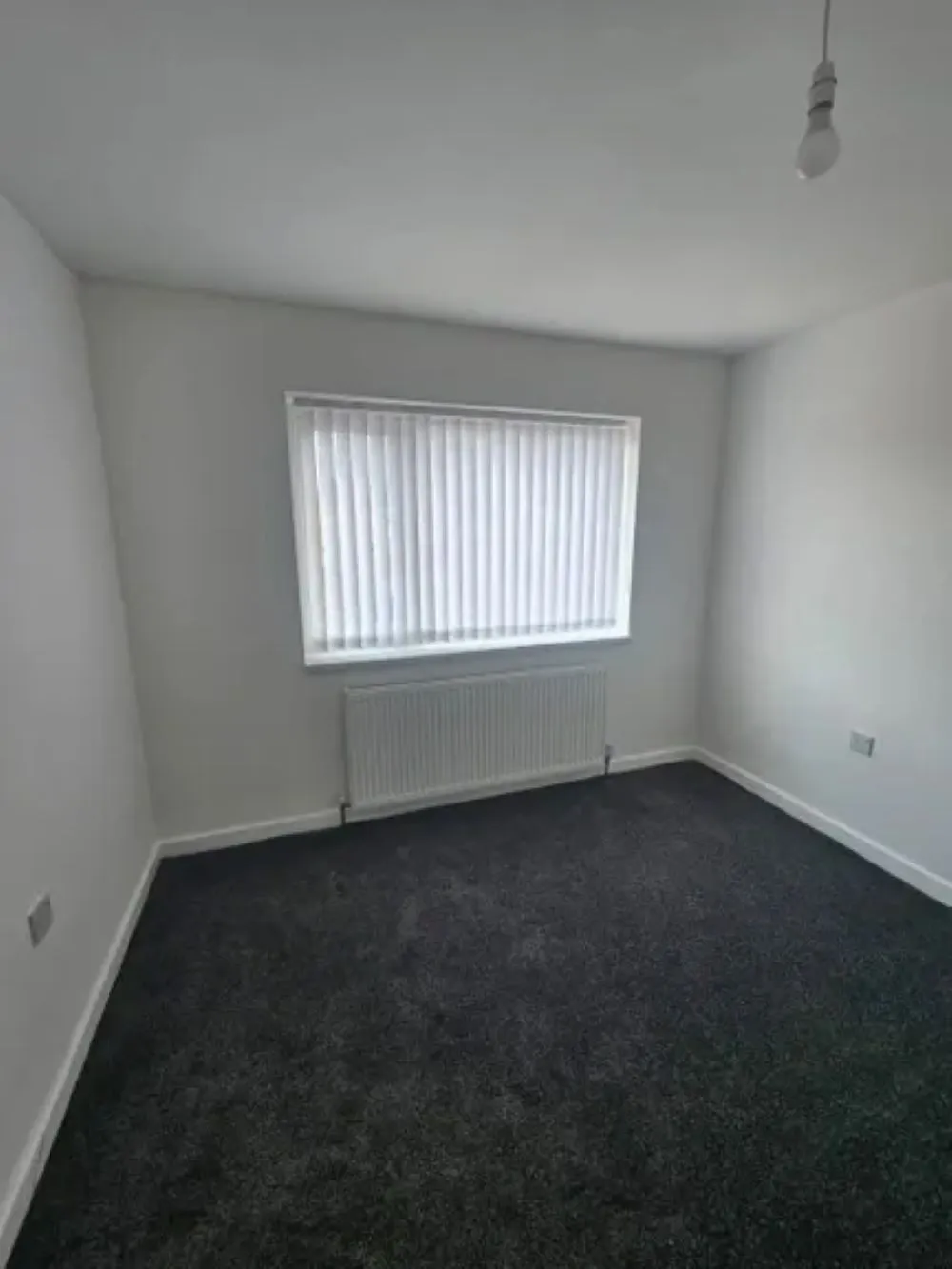 10 Dovedale Avenue Crook, DL15 0XD