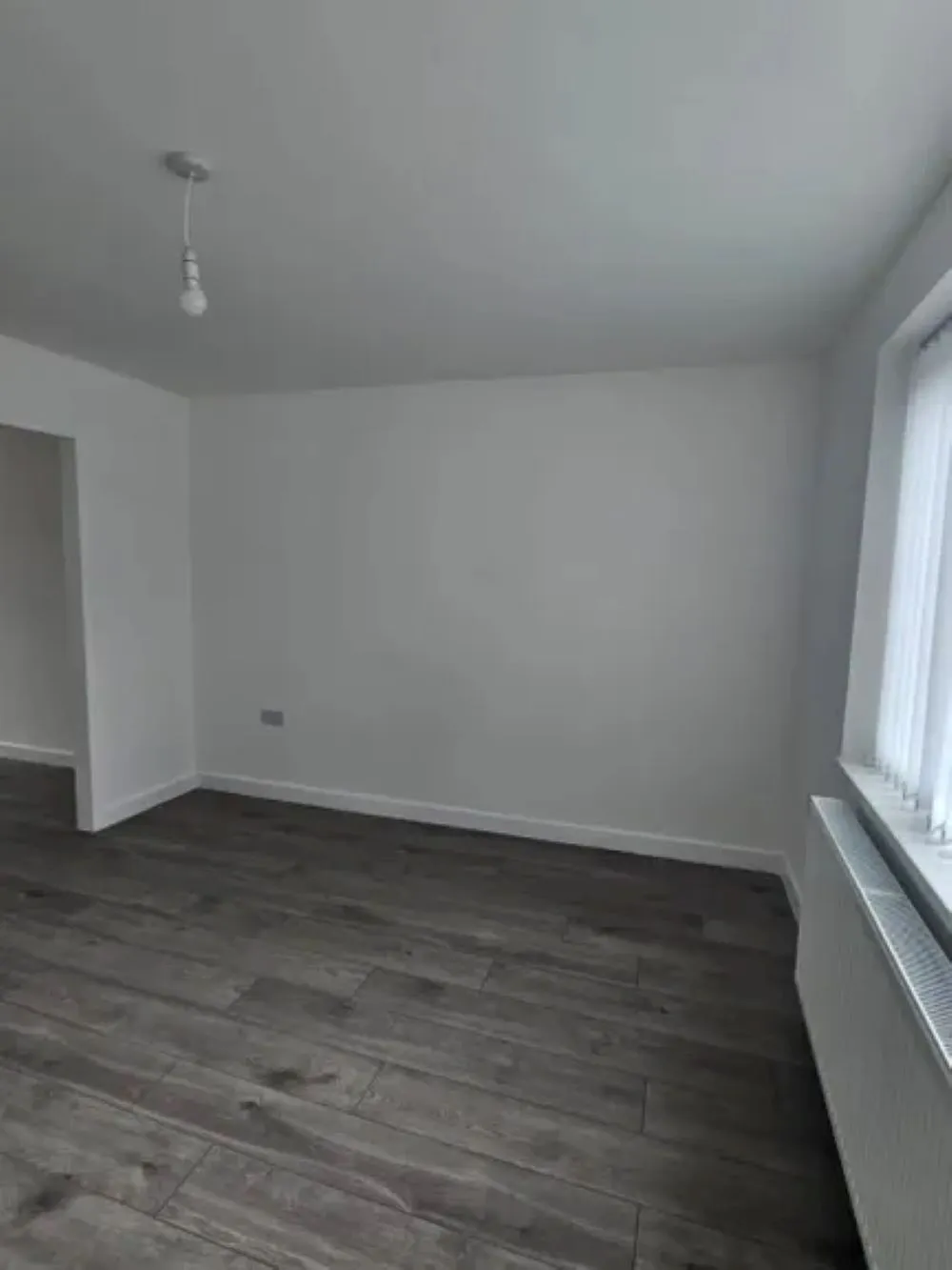 10 Dovedale Avenue Crook, DL15 0XD