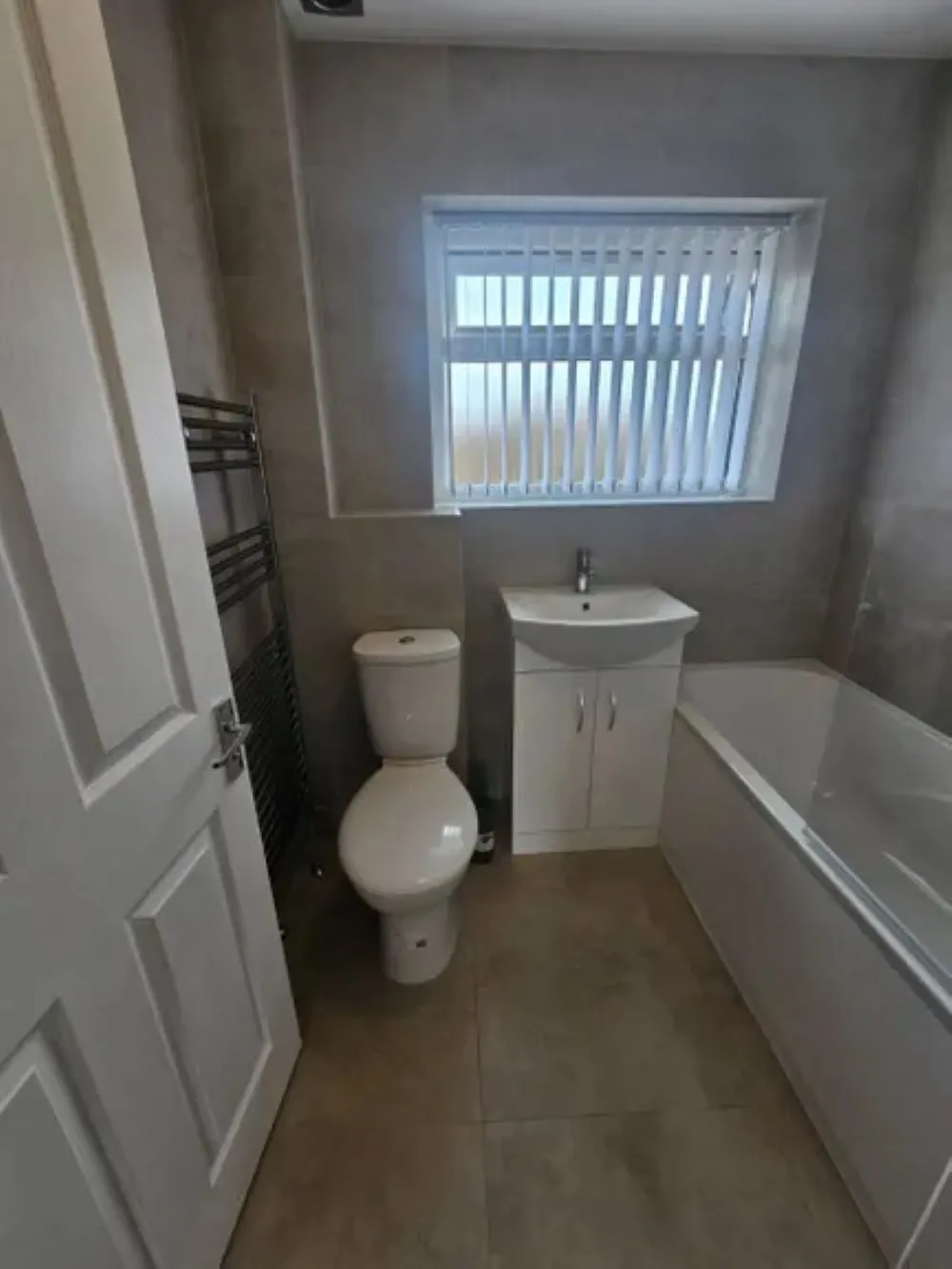 10 Dovedale Avenue Crook, DL15 0XD