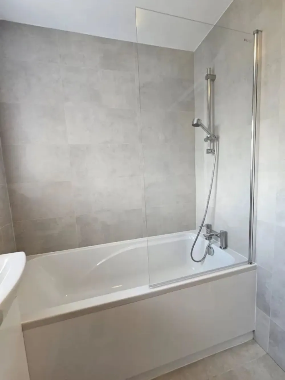 10 Dovedale Avenue Crook, DL15 0XD