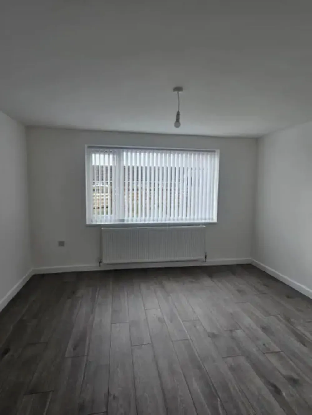 10 Dovedale Avenue Crook, DL15 0XD