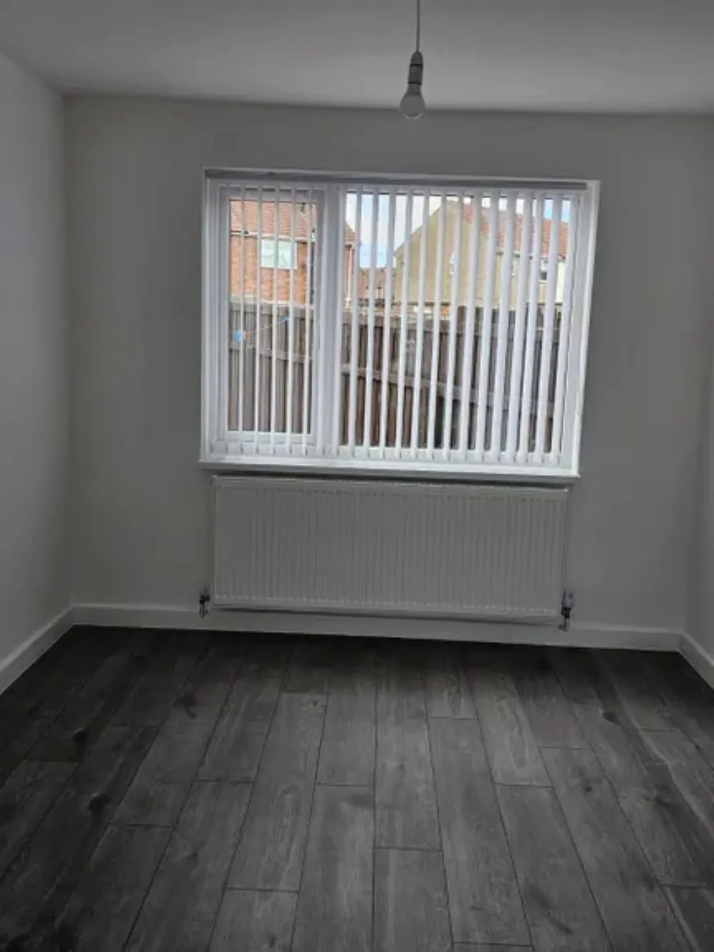 10 Dovedale Avenue Crook, DL15 0XD