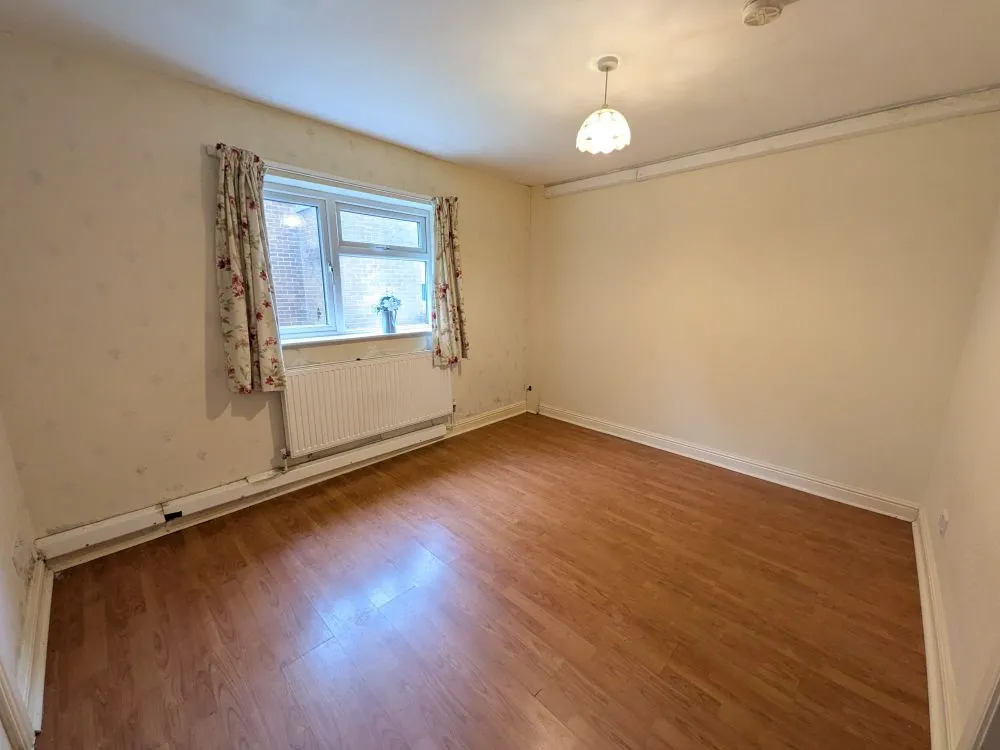 8, 8a, 8b Trenholme Avenue Bradford, BD6 2NJ