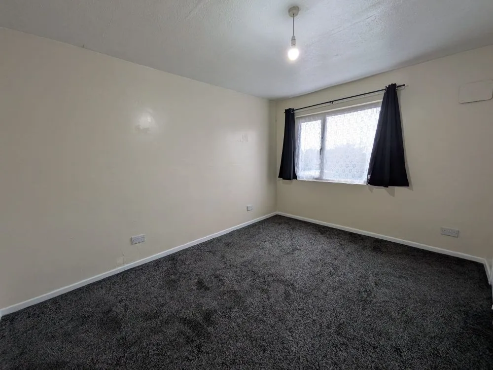 8, 8a, 8b Trenholme Avenue Bradford, BD6 2NJ