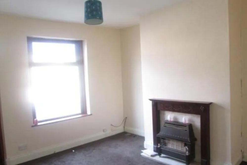 100, Harlow Road Bradford, BD7 2HU