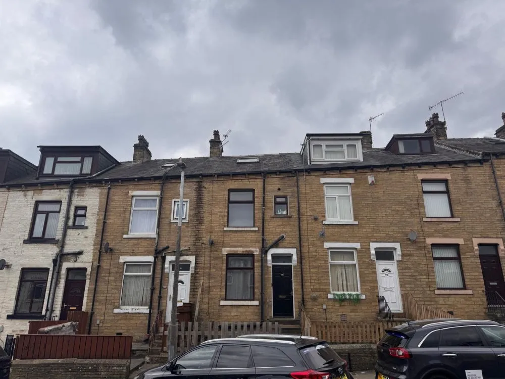 100, Harlow Road Bradford, BD7 2HU