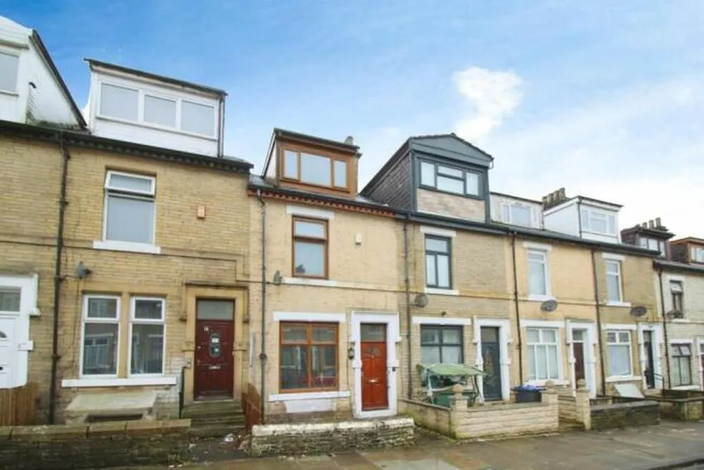 14, Grantham Place Bradford, BD7 1RJ