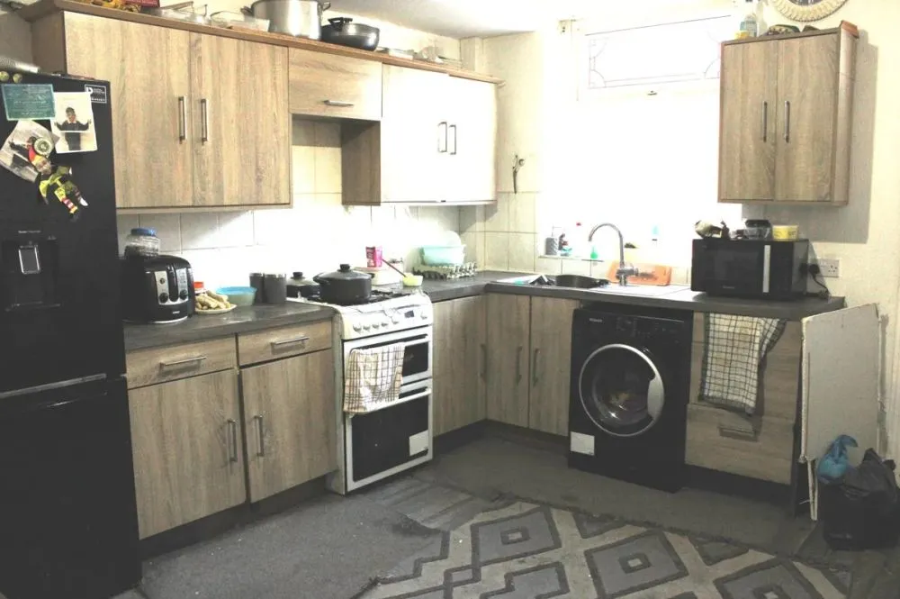 19 Hoxton Street Bradford,  BD8 9NG