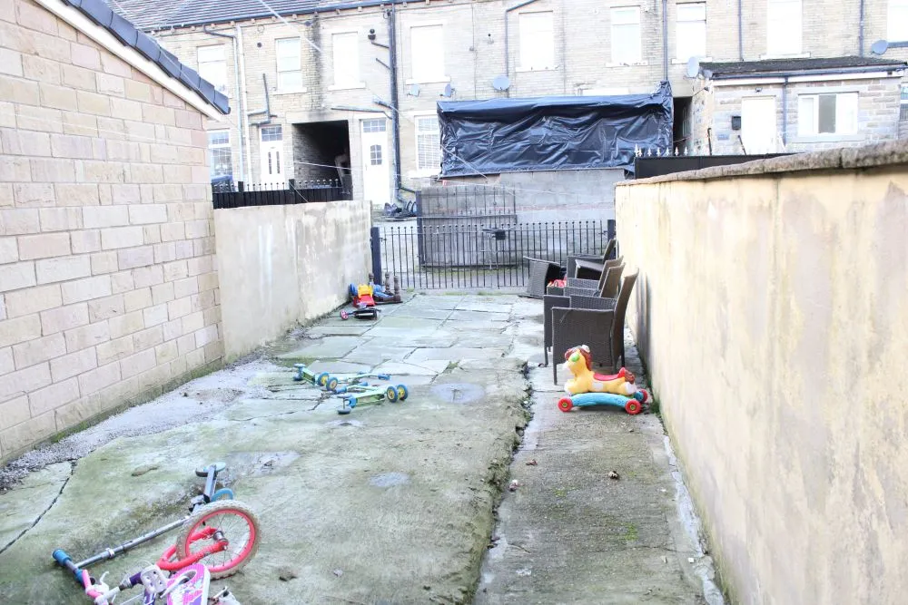 19 Hoxton Street Bradford,  BD8 9NG