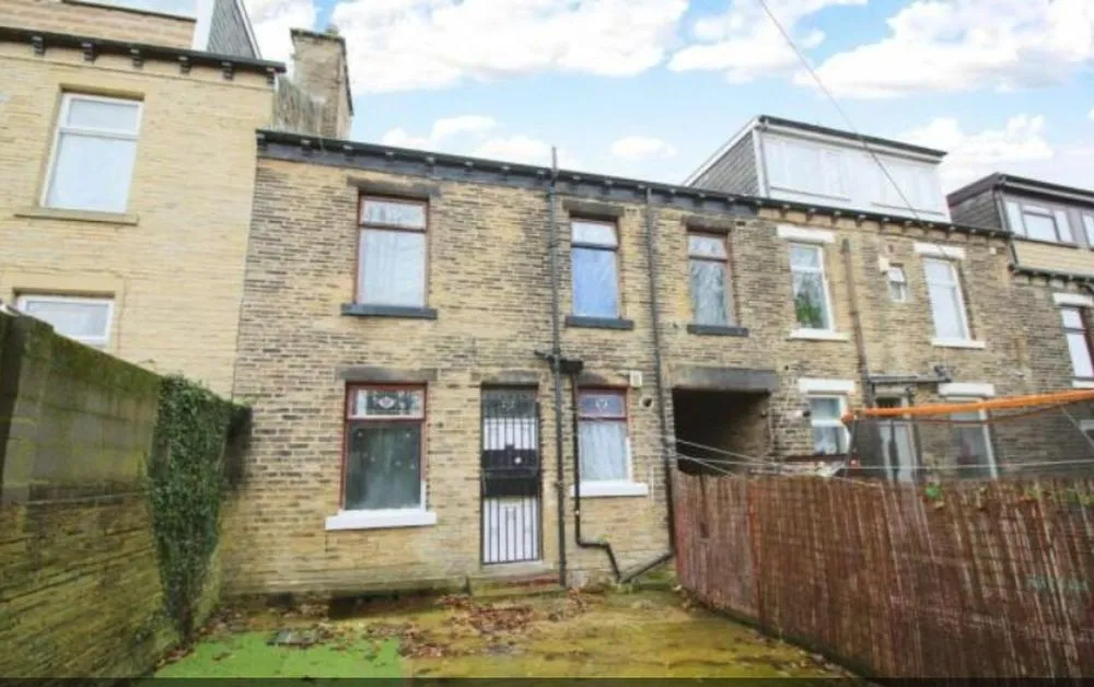 59 Grantham Road Bradford,  BD7 1RN