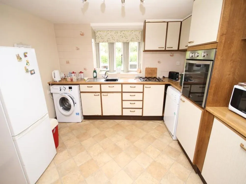 40, Westfield Lane Idle, Bradford, BD10 8PY