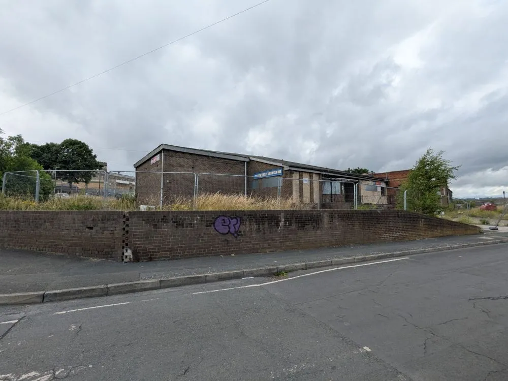 New Wortley Labour Club, Oak Road Armley, Leeds, LS12 2HJ
