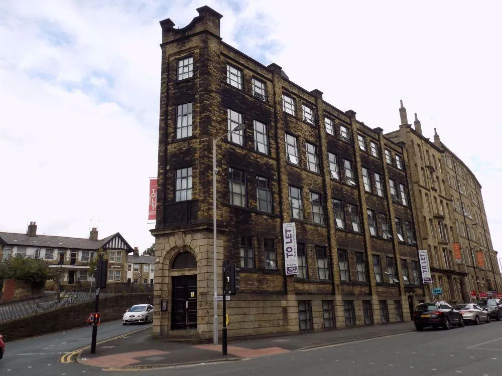 Room 36, Gratton House, Sunbridge Road Bradford, BD1 2PH