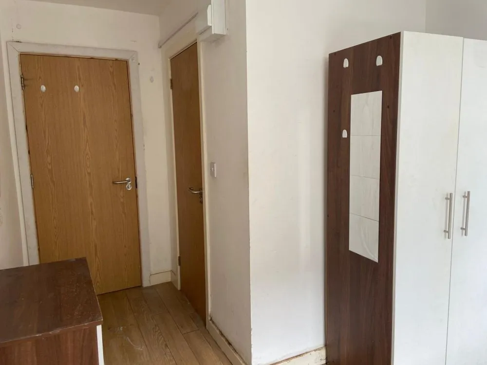 Room 36, Gratton House, Sunbridge Road Bradford, BD1 2PH