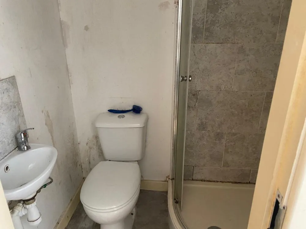 Room 36, Gratton House, Sunbridge Road Bradford, BD1 2PH
