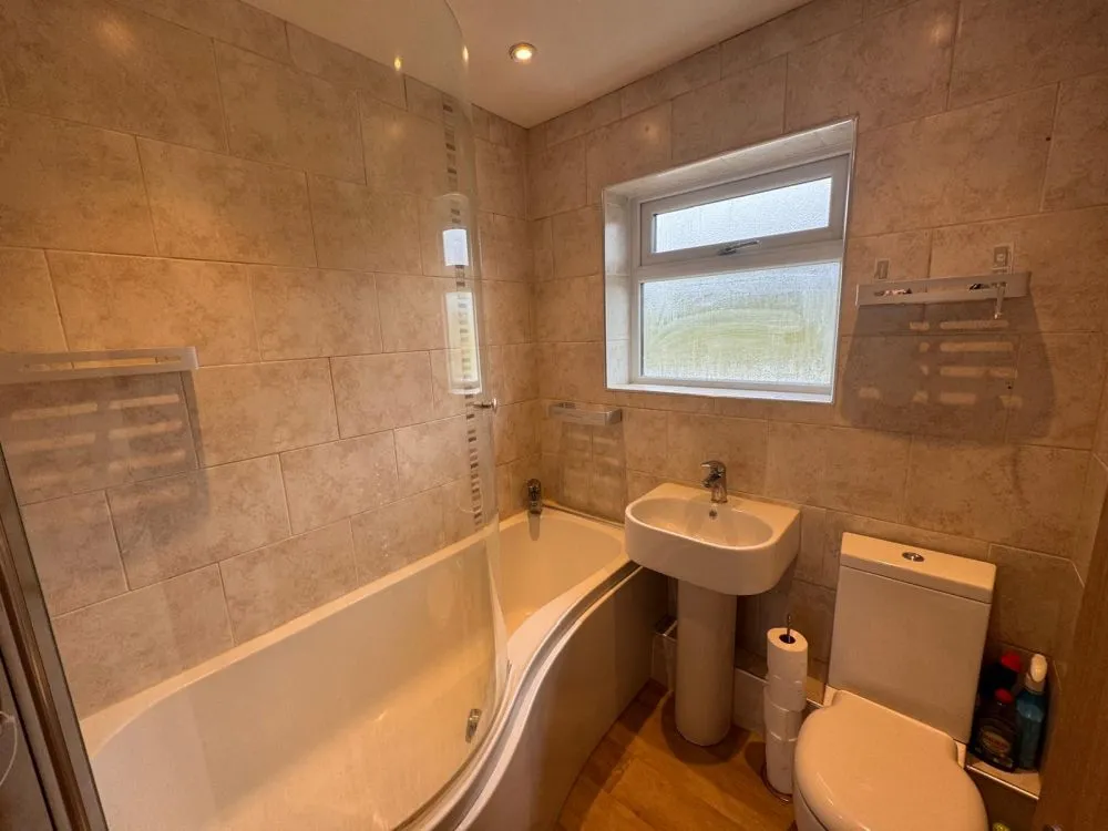 135 March Cote Lane Bingley,  BD16 1TB