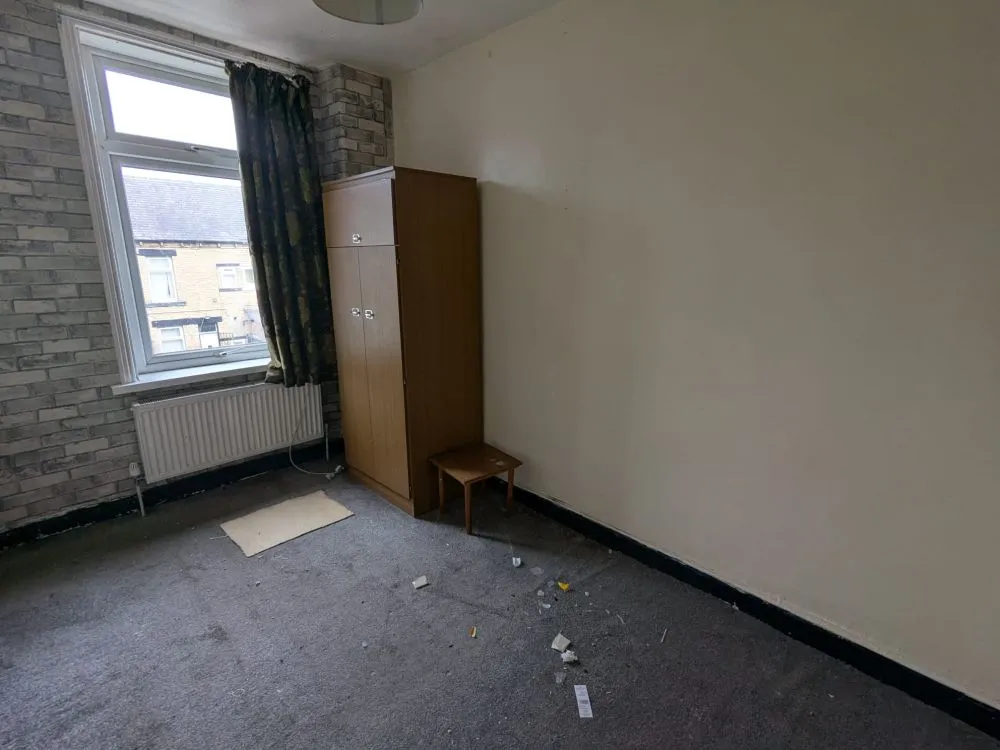 53, Sandford Road Bradford, BD3 9NT