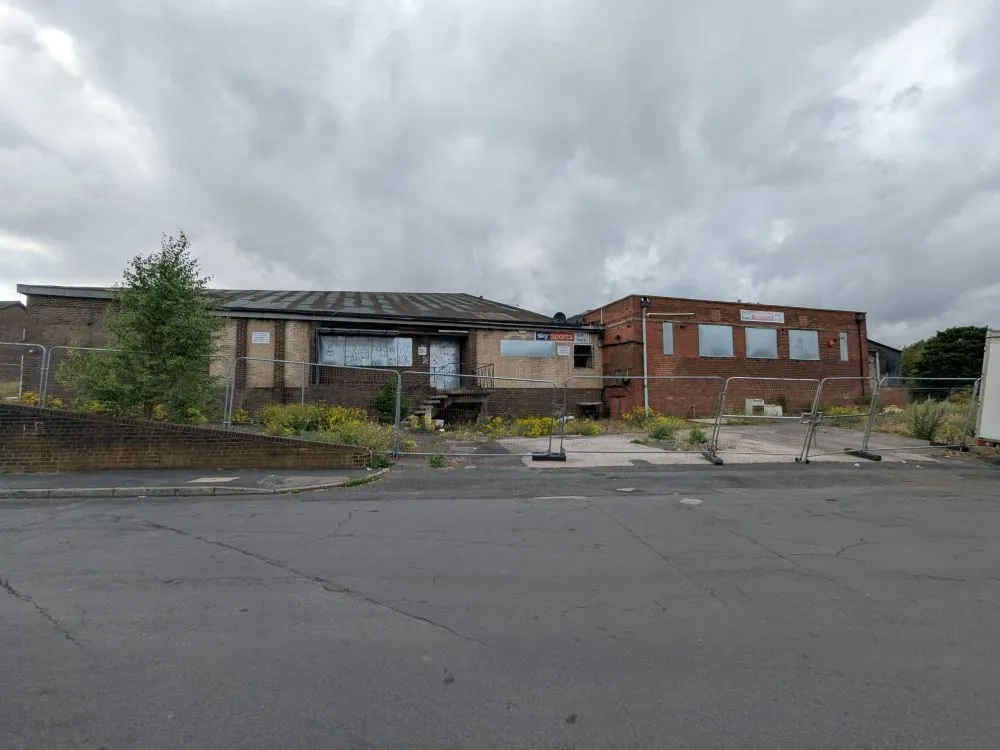 New Wortley Labour Club, Oak Road Armley, Leeds, LS12 2HJ